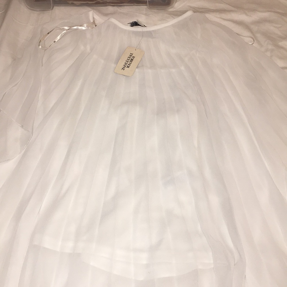 Sheer beautiful butterfly blouse w/tank underneath